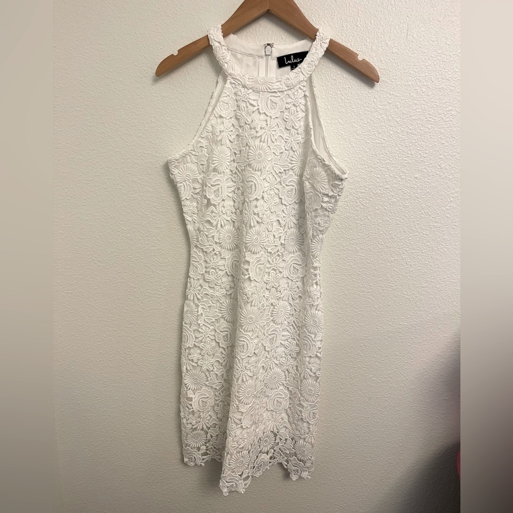 Lulus white lace dress size large. Excellent condition!